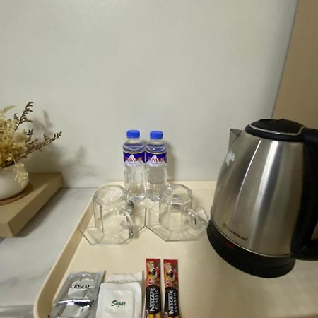 Honey Suite Room Inside Bee Cafe Cebu At Ayala Area מראה חיצוני תמונה